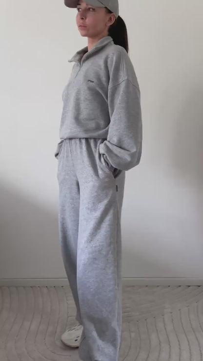 HALF-ZIP SWEATSHIRT
